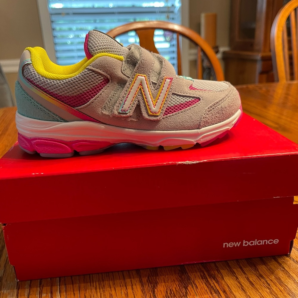 NWOT New Balance Size 12W Velcro strap Gray/multi